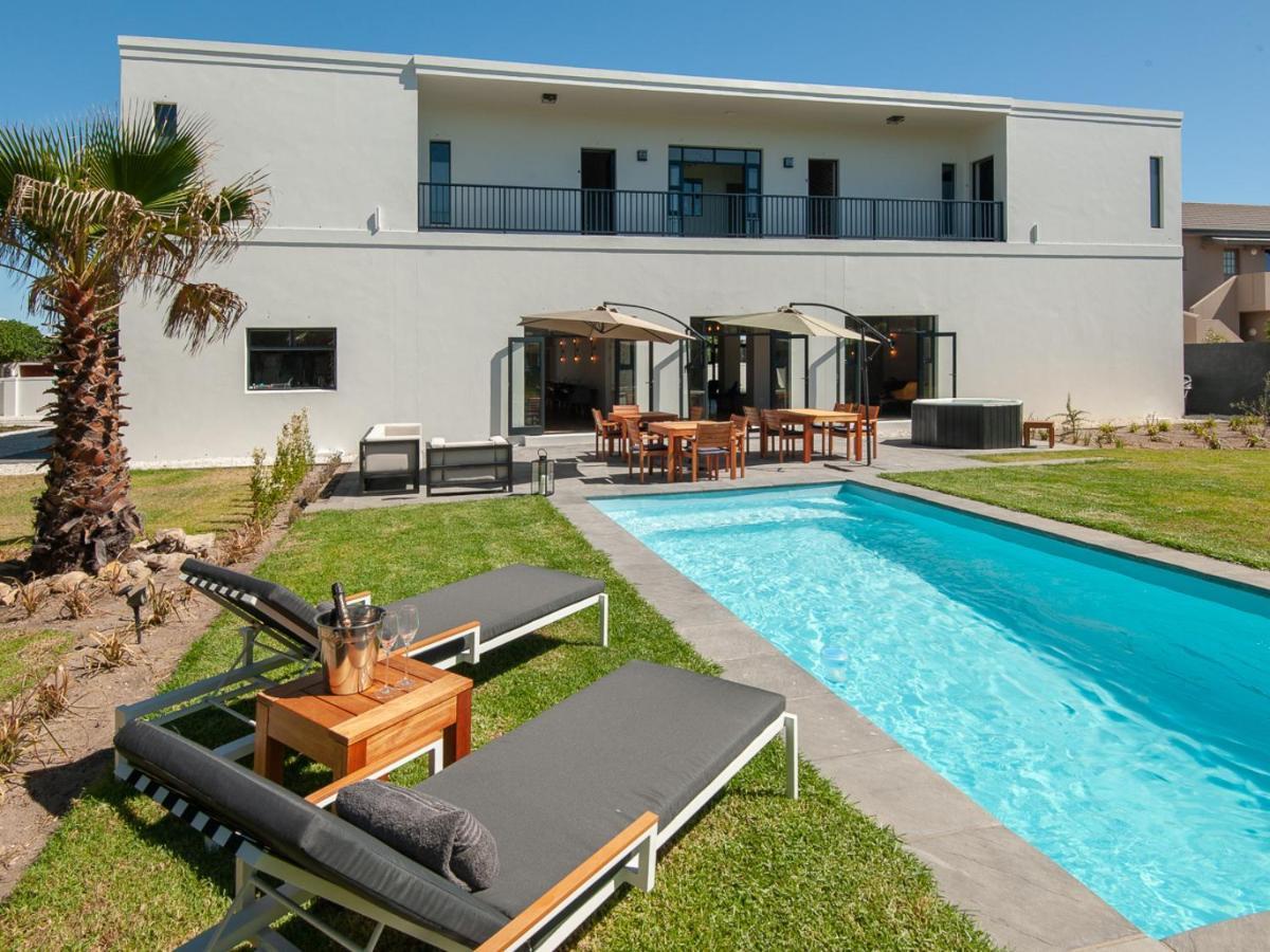 Glow Boutique Suites & Guesthouse هيرمانوس المظهر الخارجي الصورة
