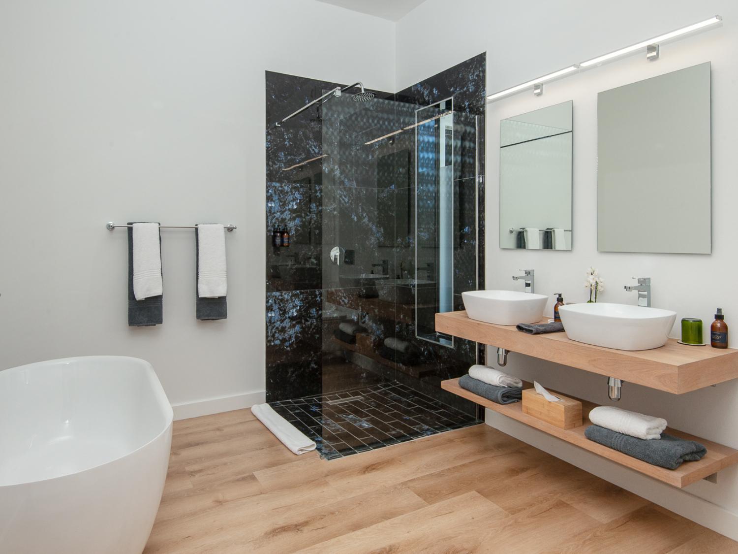 Glow Boutique Suites & Guesthouse هيرمانوس الغرفة الصورة